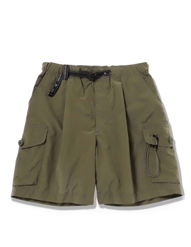 And Wander Oversized Cargo Short Pants Khaki est présent 