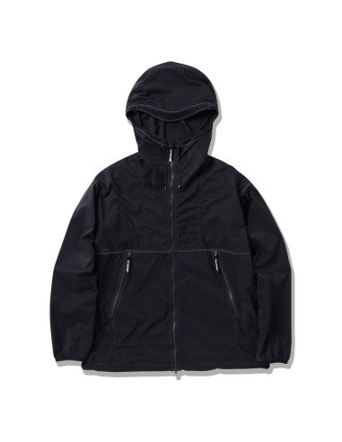 And Wander Pertex Wind Jacket Black rembourrage situé sous